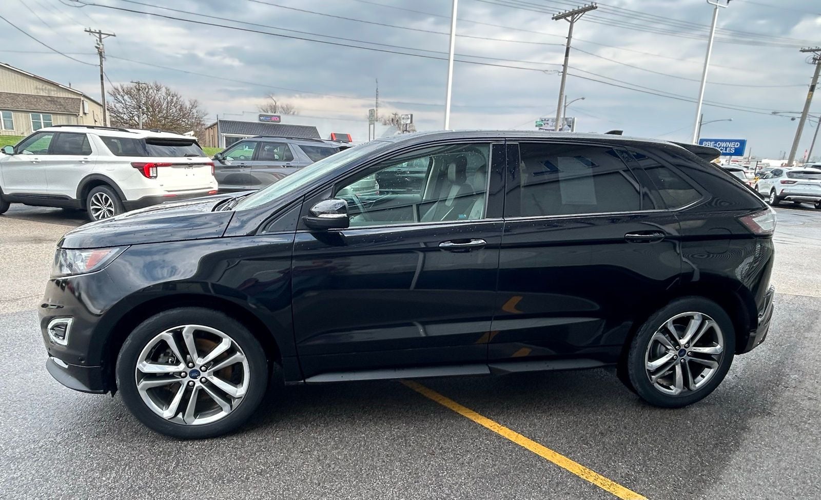2018 Ford Edge — interior view